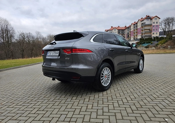 Jaguar F-Pace cena 63000 przebieg: 164000, rok produkcji 2017 z Sanok małe 781